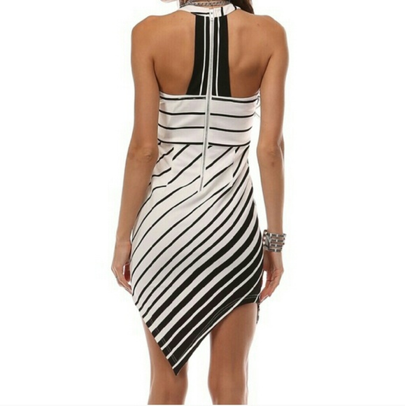 NWT Beautiful Asymmetrical Black & White Dress - Picture 3 of 3