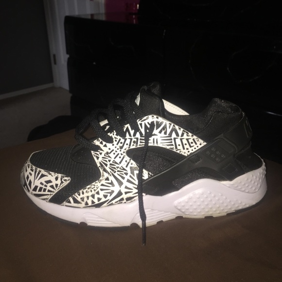 LIMITED EDITION NIKE HURRACHES