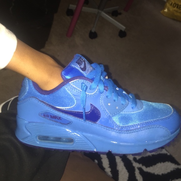 LIKE NEW NIKE AIR MAX