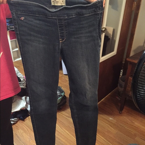 Hollister jeggings in great condition!