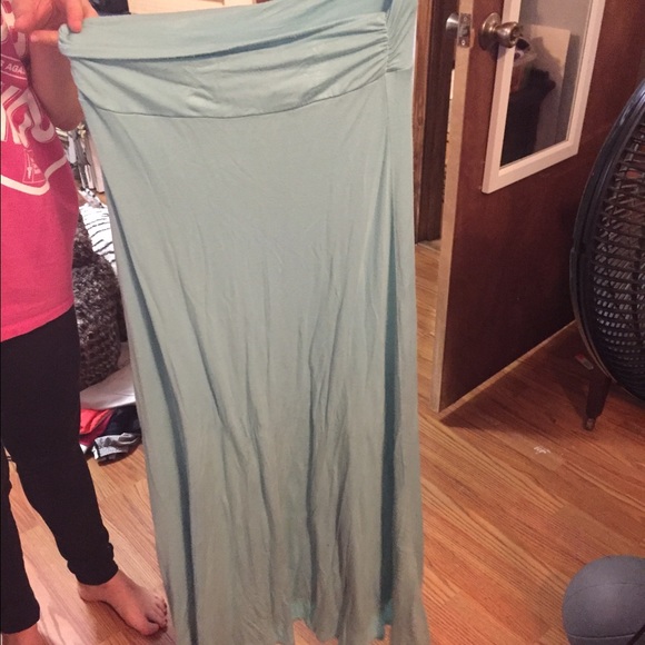 Maxi skirt in light blue. Worn 1 or 2 times