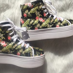 JC PLAY PLATFORM TROPICAL SHOES