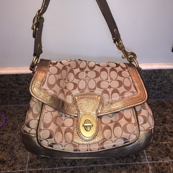 Coach genuine. Large signature bag.