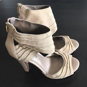 8.5 suede/leather Fergie heels