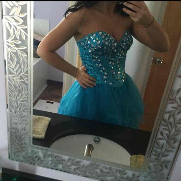 Absolutely beautiful Homecoming dress!
