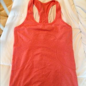 EUC Lululemon Run Swiftly racerback Sz 6
