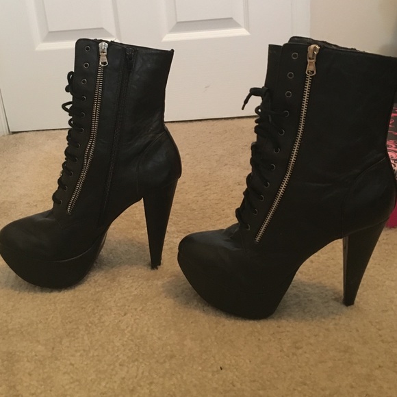 Mid size booties - Picture 3 of 3