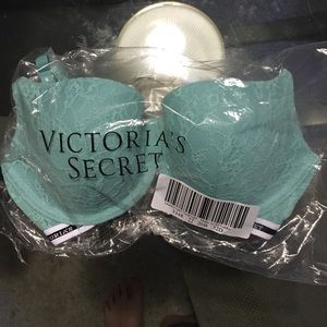 Light blue lace VS bra 32D