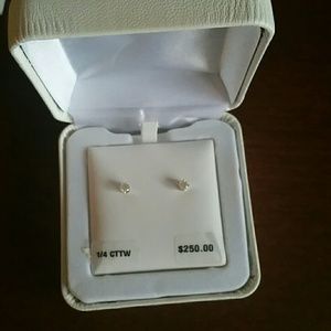 1/4 cctw earings