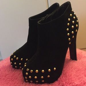 Black heels with studs