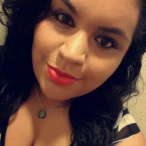 Meet your Posher, Marissa