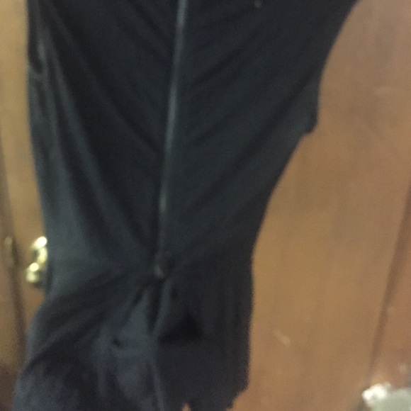 Adorable Peplum top . So unique . Zippered bk ❤️ - Picture 3 of 4