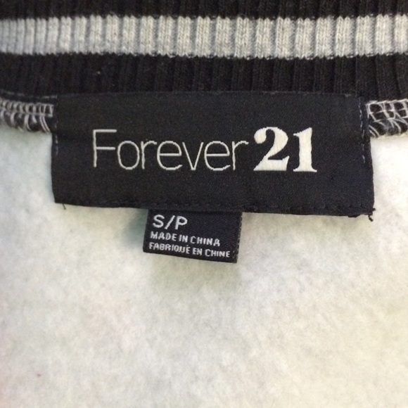 🔘Traded🔘LIKE NEW F21 VARSITY JACKET - Picture 4 of 4