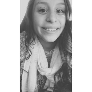 Meet your Posher, Naomy