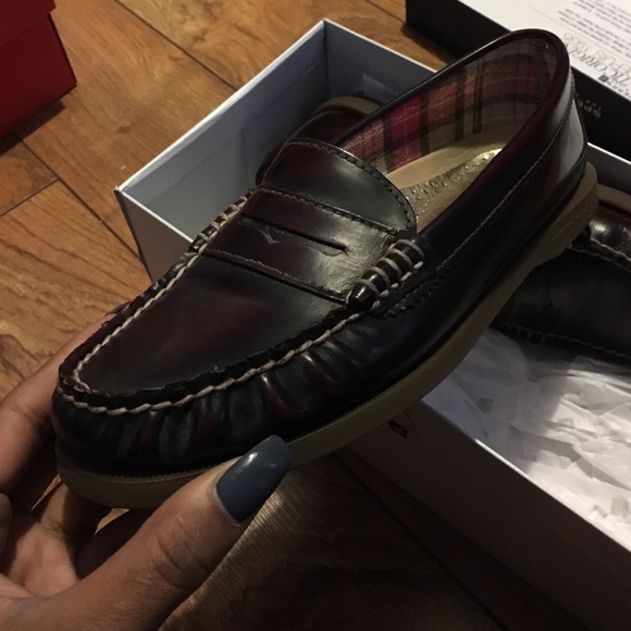 Burgundy sperrys - Picture 2 of 3