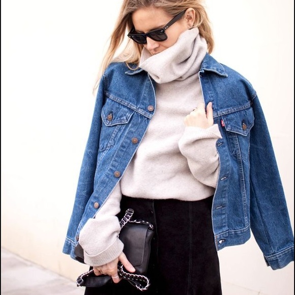 PRICE DROP Levi's Denim Jacket