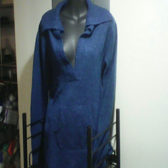 Sexy front pocketed sweater