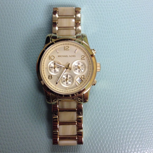 Michael Kors watch - Picture 2 of 3
