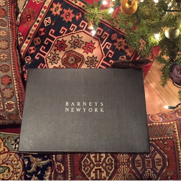 Barneys Box - Picture 2 of 2