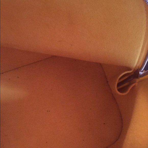 Authentic Louis Vuitton purse with charm ππ - Picture 2 of 4