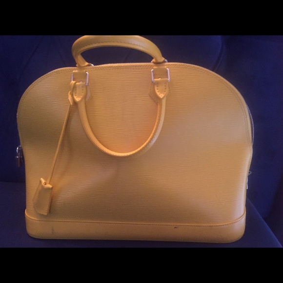 Authentic Louis Vuitton purse with charm ππ - Picture 3 of 4