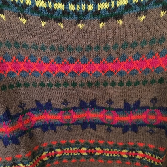 Aztec Sweater - Picture 3 of 4