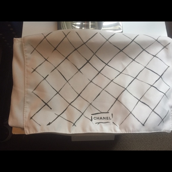 Authentic Chanel blue with matte gold rare!!! π - Picture 4 of 4