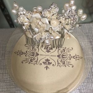✨👰🏼Bridal hair accessory  Crystals & pearls