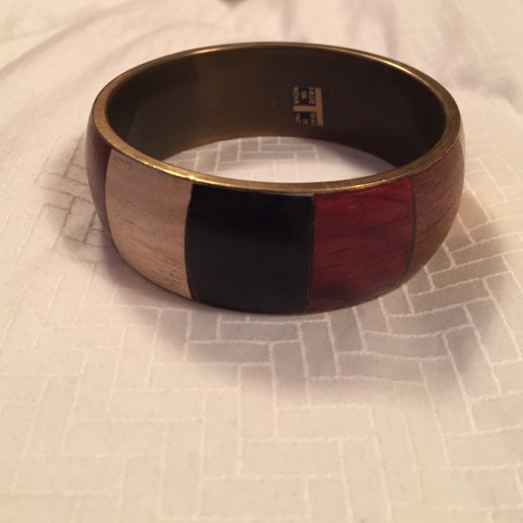 Wood panel bangle - Picture 2 of 4