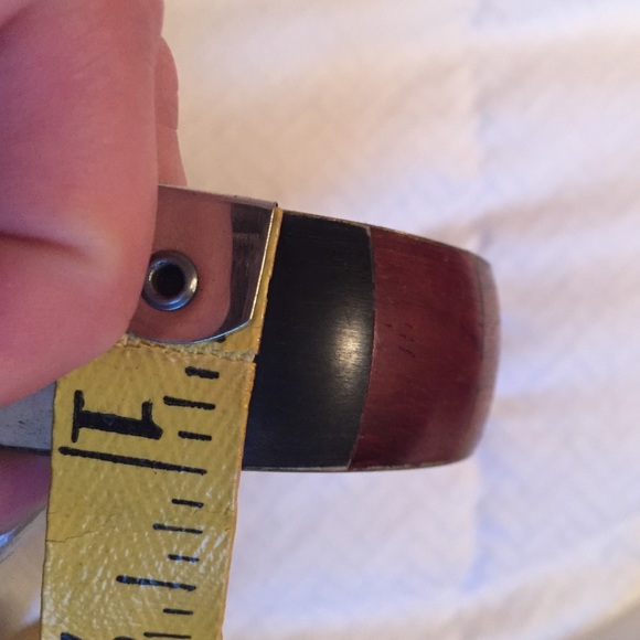 Wood panel bangle - Picture 3 of 4
