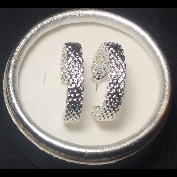 Silver plated earrings , new never worn - Picture 4 of 4