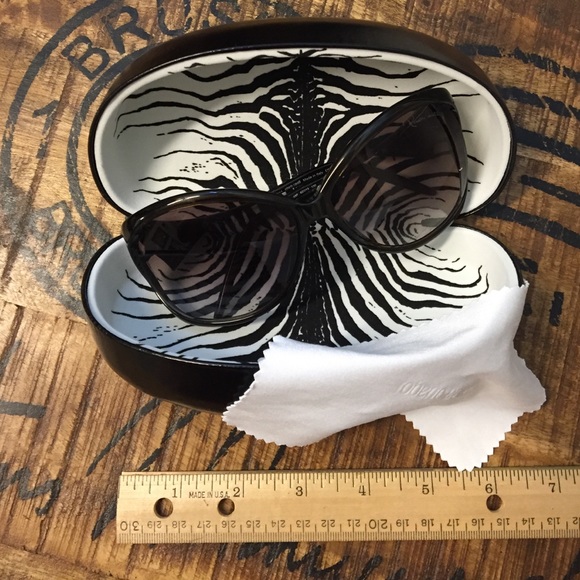 Roberto Cavalli sunglasses w/ case & cloth main image 4