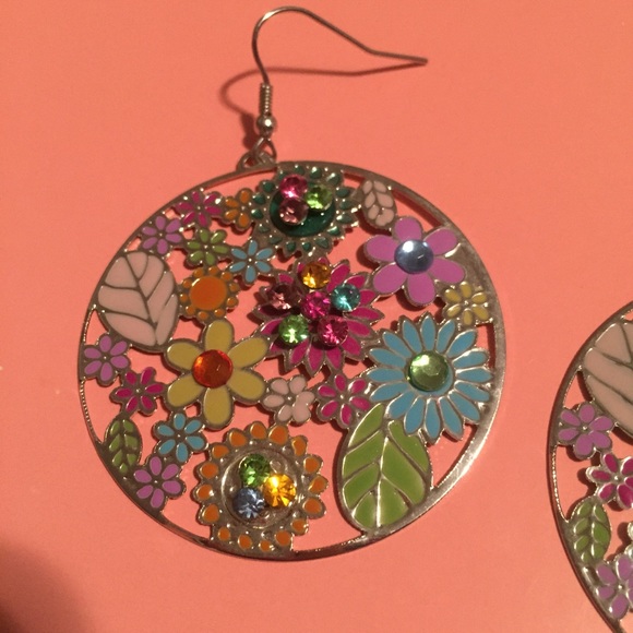 NWOB 🌸Flower Power🌸 Earrings - Picture 2 of 3