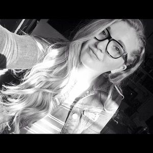 Meet your Posher, Katelyn