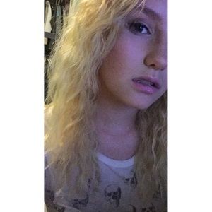 Meet your Posher, Sydni