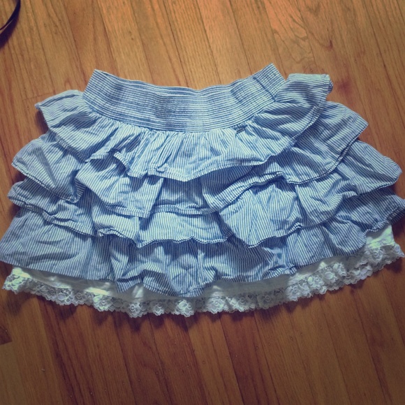 Hollister ruffle skirt