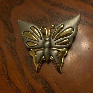 Butterfly brooche!🌷