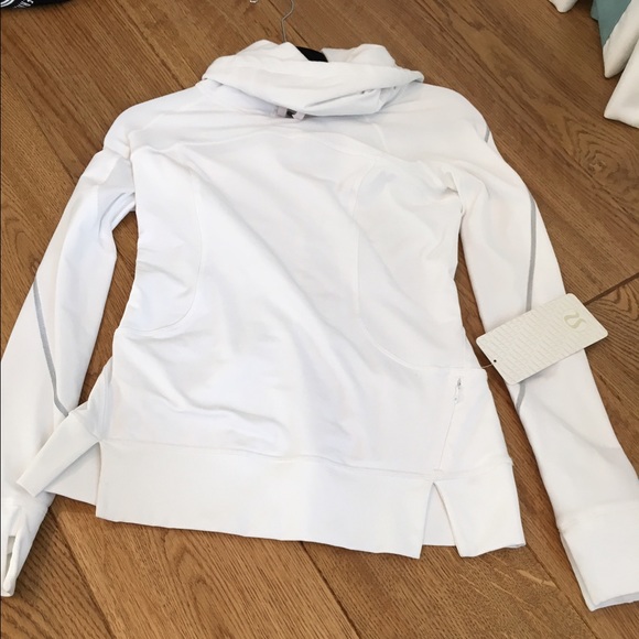 white Lululemon shirt