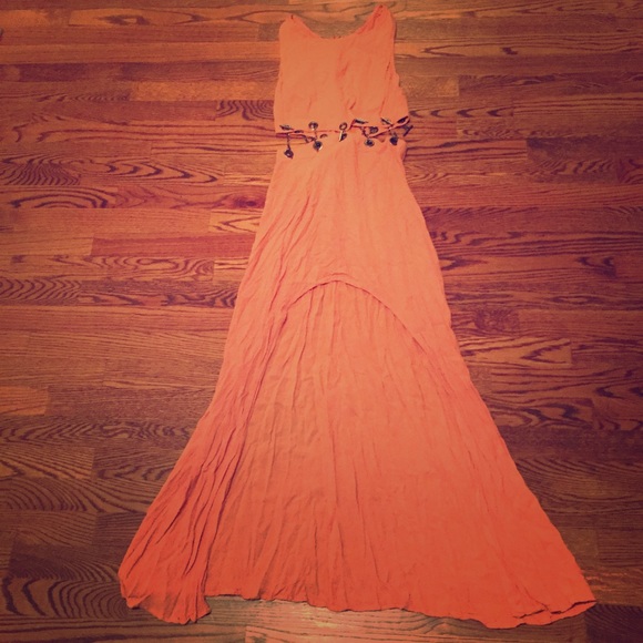 Super cute high/low maxi dress.