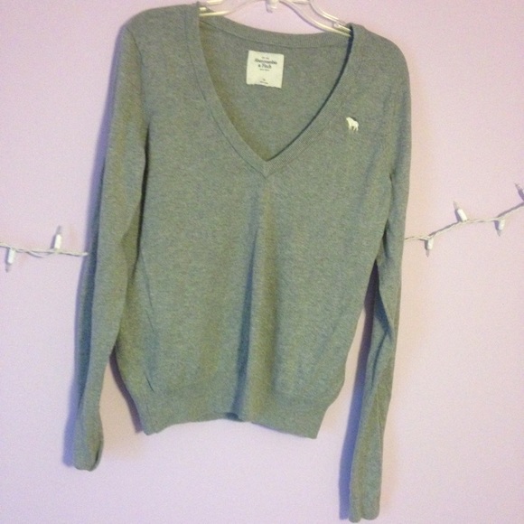 Abercrombie & Fitch v neck sweater
