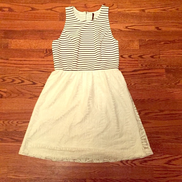Fun summer Kensie dress