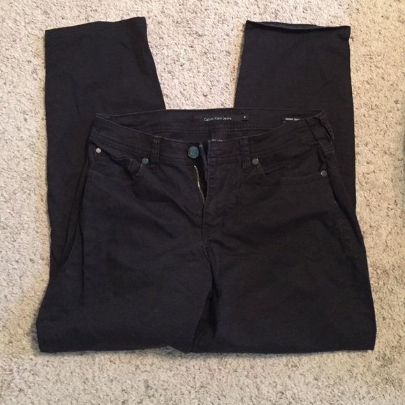 Black Calvin Klein skinny crop jeans