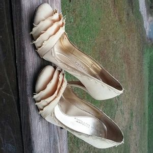 Cute gold pumps