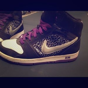 WOMEN'S NIKE HIGH TOPS W/JELL INSERTS
