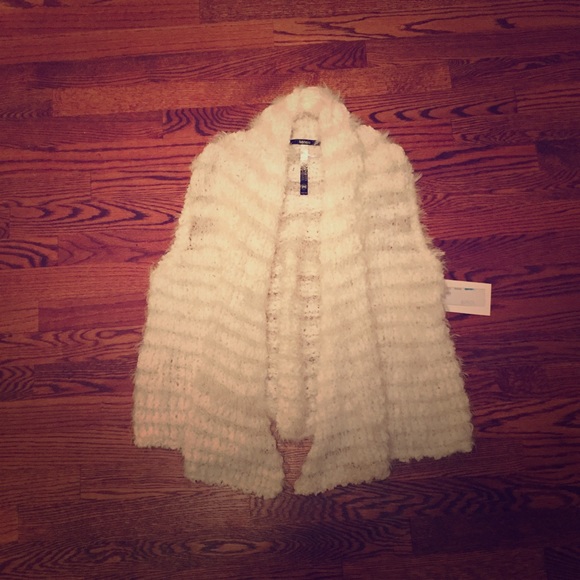 Great Kensie layering vest!