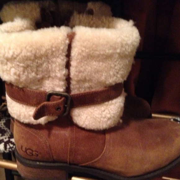 SOLD PRIVATE** UGGS.NEW