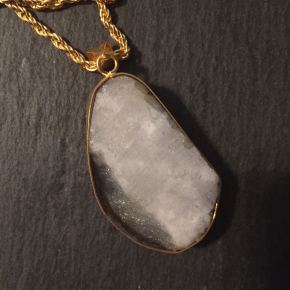 Druzy Pendant Necklace - Picture 2 of 4