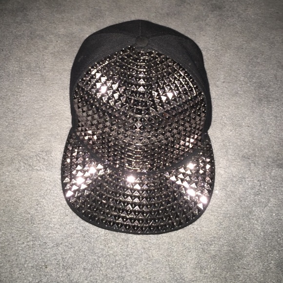 Forever 21 Accessories - Forever 21 Black Bling Hat.