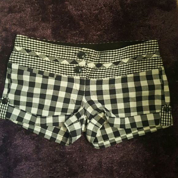Shorts black and white plad