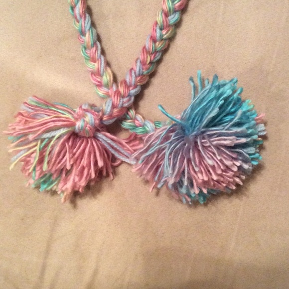 Crochet Mickey/Minnie Mouse Hat - Picture 2 of 4